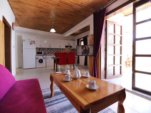  gece  -  Kasım
  | Kalkan Ordu'da Romantik Tatil: Jakuzili ve Özel Havuzlu Villa